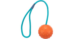 Trixie Vrhací míč hrbolatý na šňůře 6cm/30cm